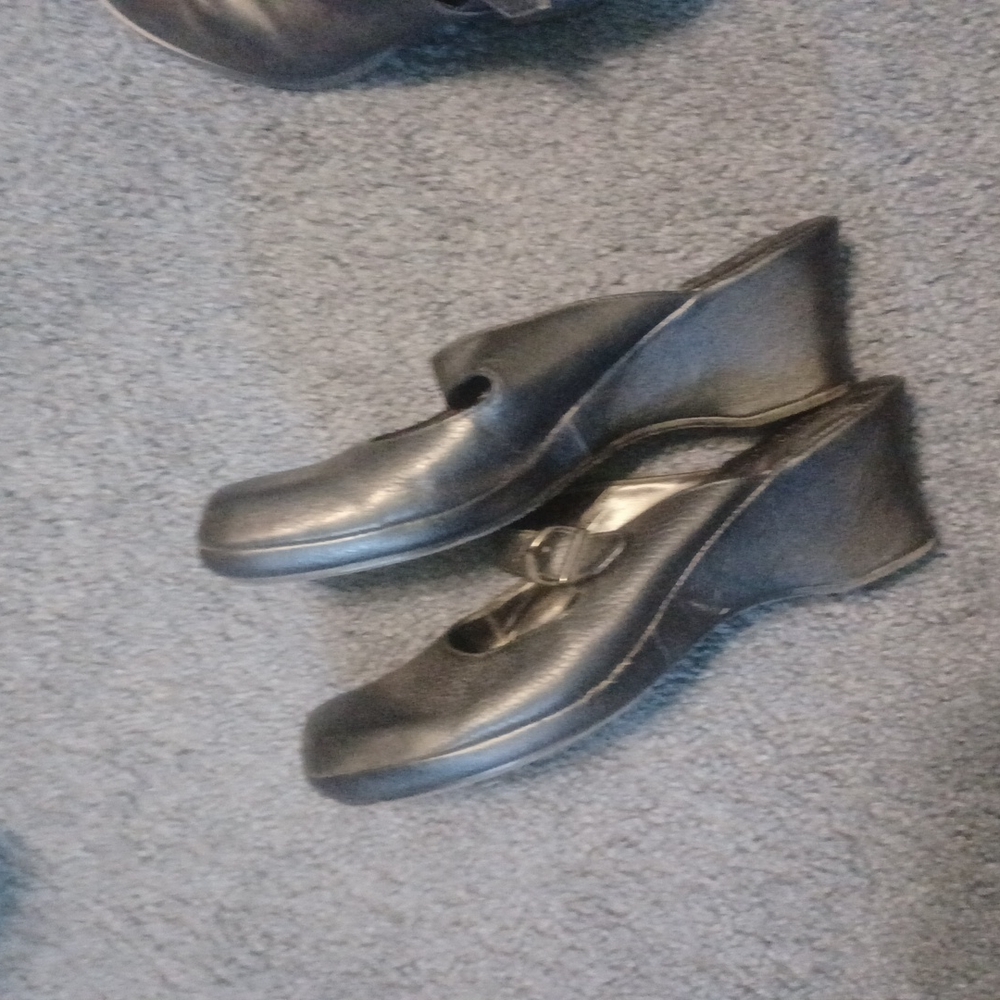 Shoes - Picture 2 of 2